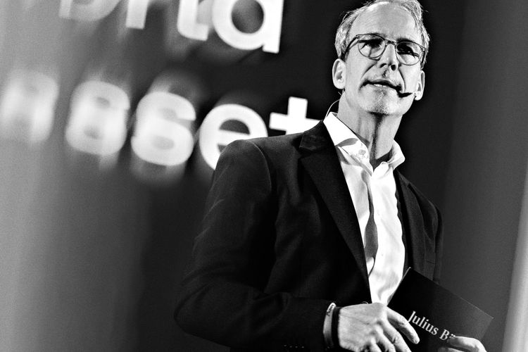 assetrush-x-geneva-2025-block-2-julius-baer-speaker